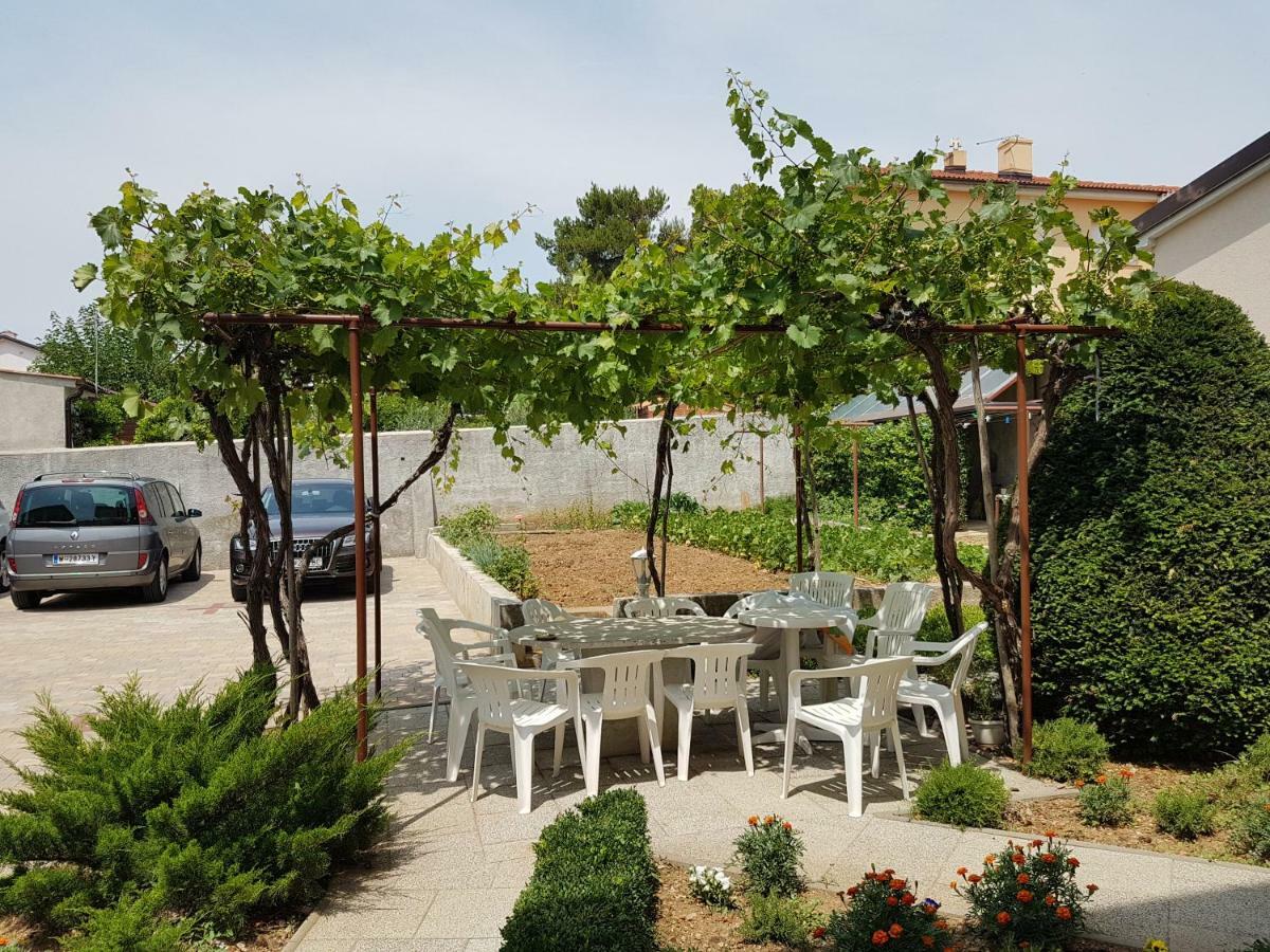 Apartment & Rooms Three Angels باشْكا المظهر الخارجي الصورة